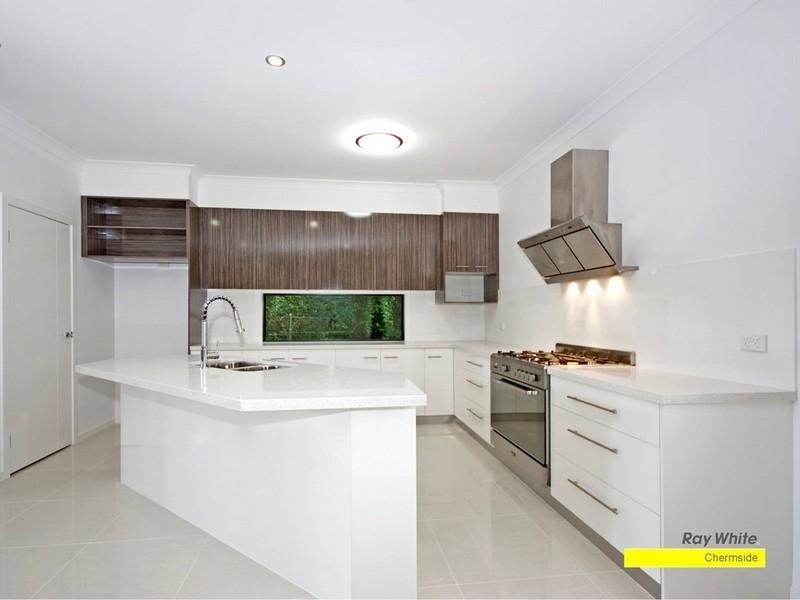 8 Amott Street, Stafford Heights QLD 4053