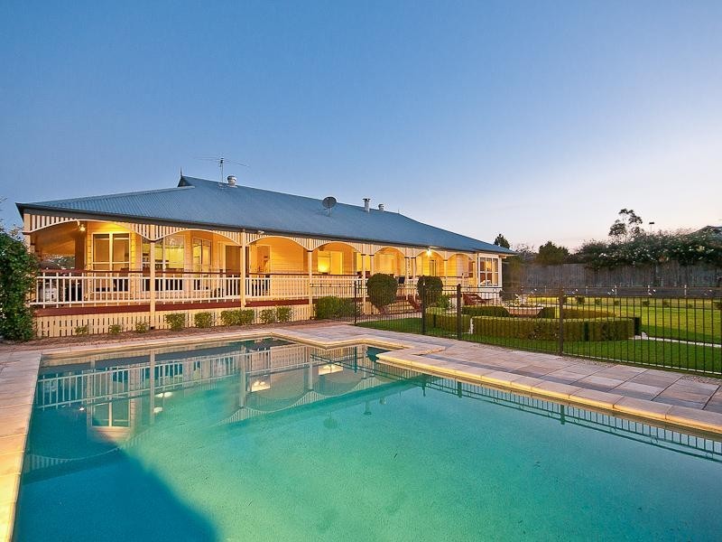 23 Fleetwood Court, Ferny Hills QLD 4055