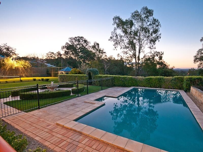 23 Fleetwood Court, Ferny Hills QLD 4055