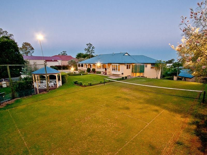 23 Fleetwood Court, Ferny Hills QLD 4055