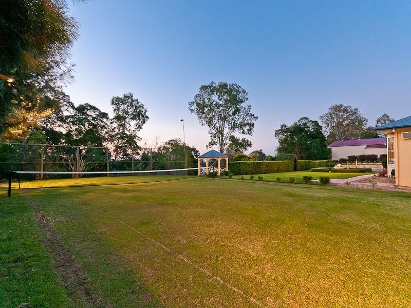 23 Fleetwood Court, Ferny Hills QLD 4055