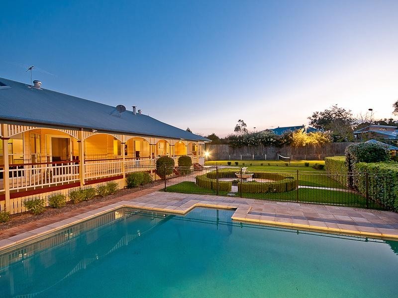 23 Fleetwood Court, Ferny Hills QLD 4055