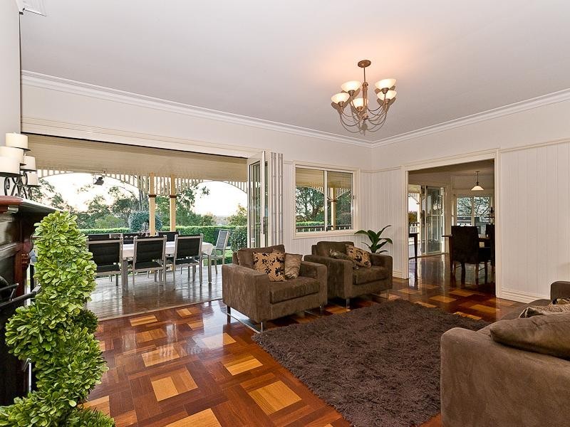 23 Fleetwood Court, Ferny Hills QLD 4055