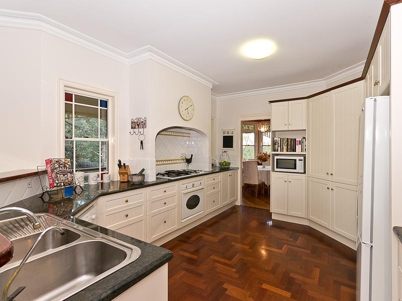 23 Fleetwood Court, Ferny Hills QLD 4055