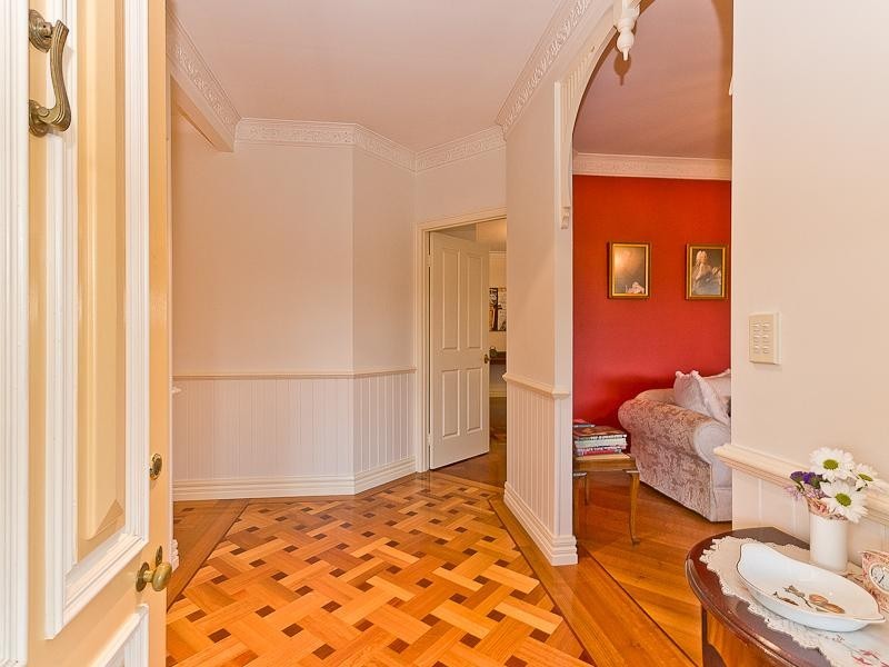 23 Fleetwood Court, Ferny Hills QLD 4055