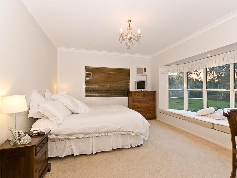 23 Fleetwood Court, Ferny Hills QLD 4055