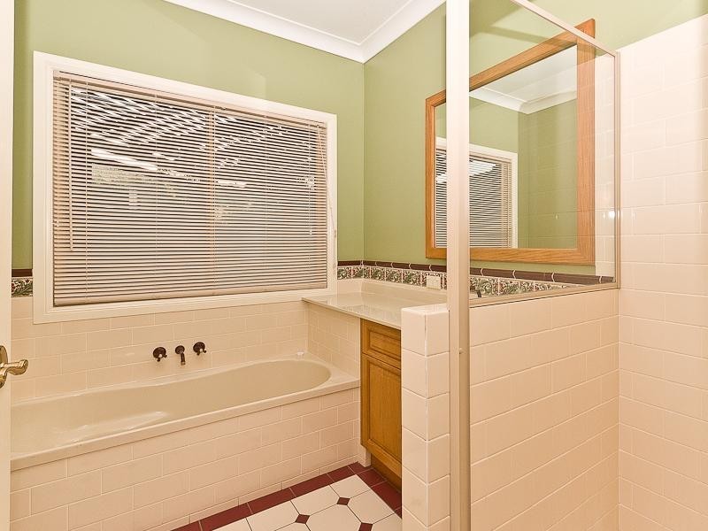 23 Fleetwood Court, Ferny Hills QLD 4055