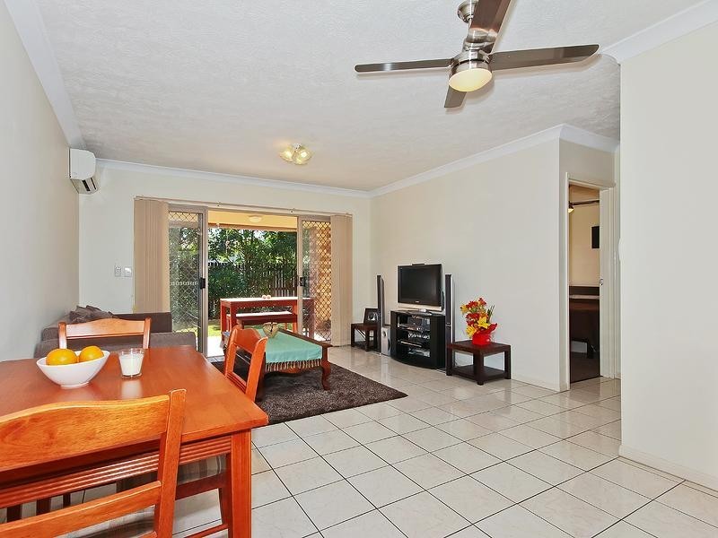 2/18 Pilba Street, Chermside QLD 4032