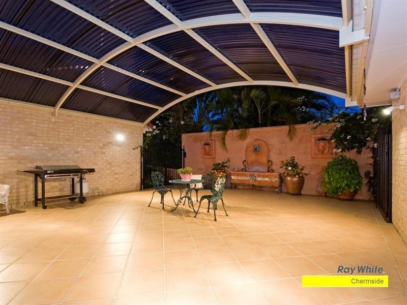 73 Halleys Crescent, Bridgeman Downs QLD 4035