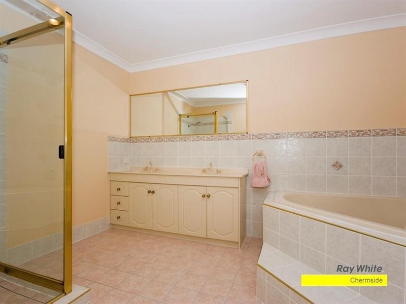 73 Halleys Crescent, Bridgeman Downs QLD 4035