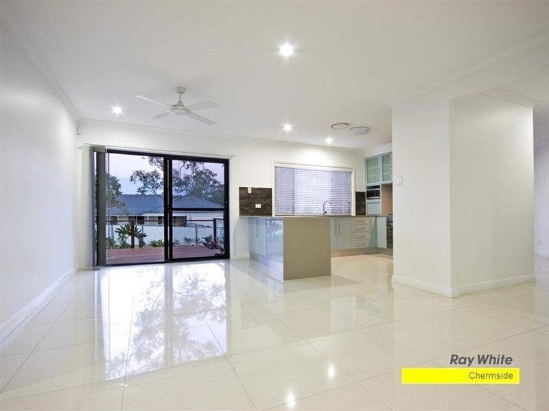 7 Cassia Street, Bridgeman Downs QLD 4035