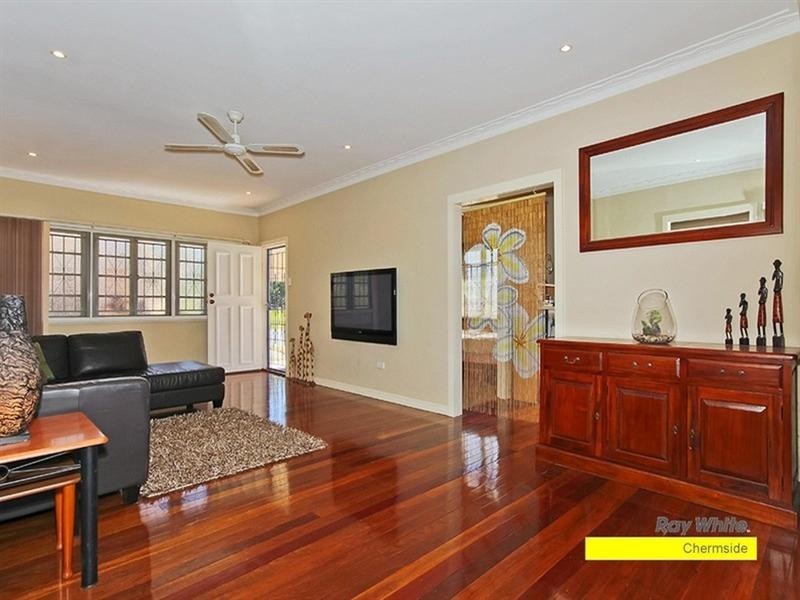 11 Pedley Street, Wavell Heights QLD 4012