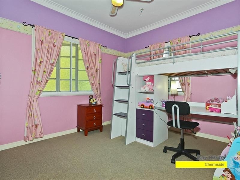 11 Pedley Street, Wavell Heights QLD 4012