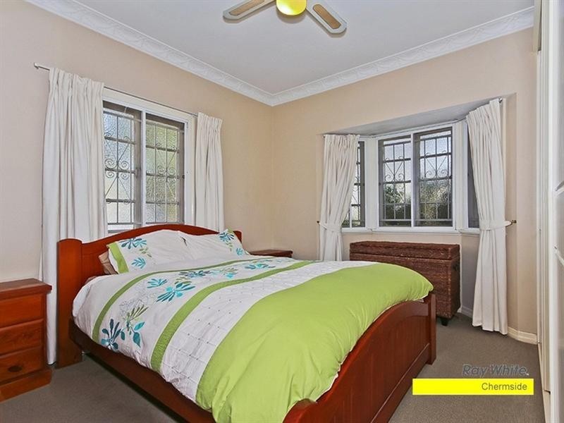 11 Pedley Street, Wavell Heights QLD 4012