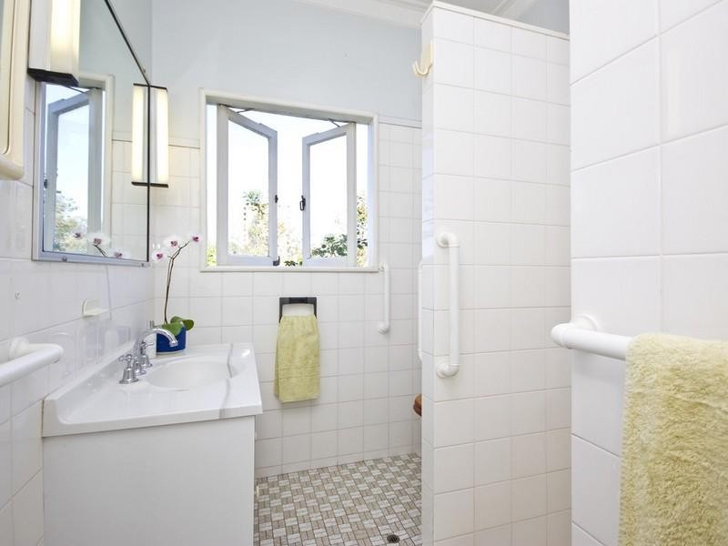 19 Sir Fred Schonell Drive, St Lucia QLD 4067