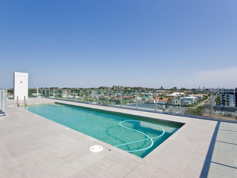 8/27 Playfield Street, Chermside QLD 4032