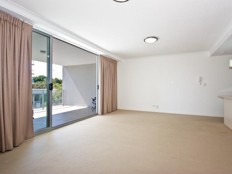 8/27 Playfield Street, Chermside QLD 4032