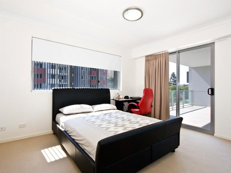 8/27 Playfield Street, Chermside QLD 4032