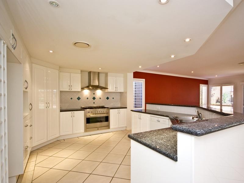 96 Streisand Drive, Mcdowall QLD 4053