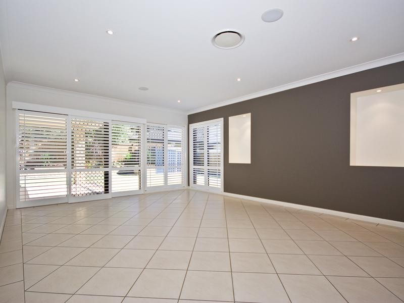 96 Streisand Drive, Mcdowall QLD 4053