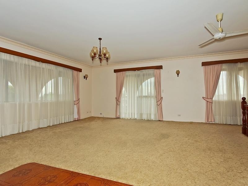 3 Dimboola Street, Bridgeman Downs QLD 4035