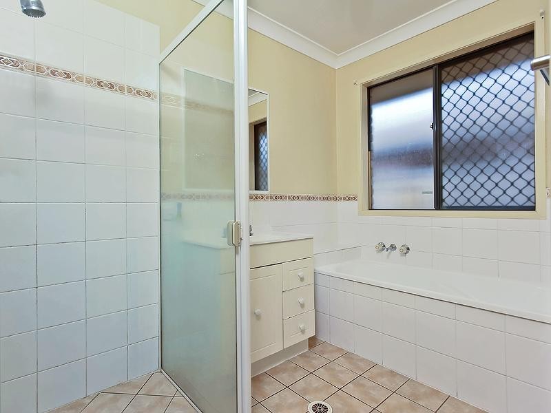 10 Oxford Place, Fitzgibbon QLD 4018