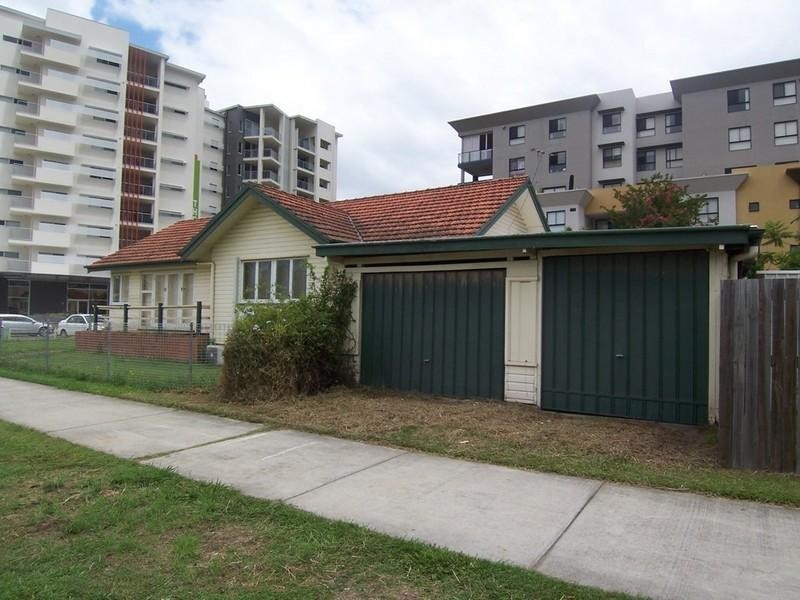 54 Playfield Street, Chermside QLD 4032