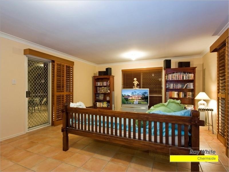 73 Halleys Crescent, Bridgeman Downs QLD 4035