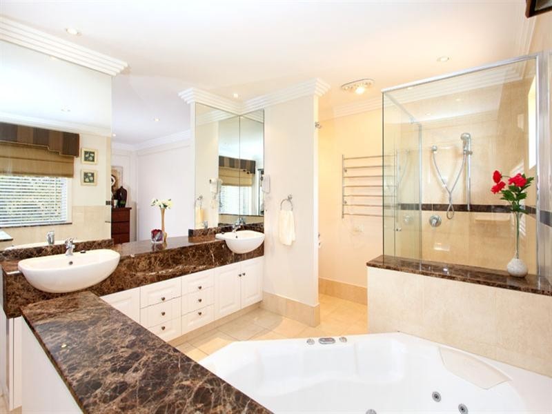421 Trouts Road, Chermside West QLD 4032
