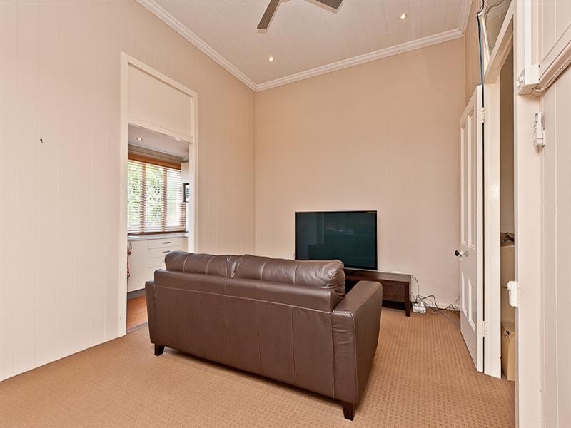 11 Fosbery Street, Windsor QLD 4030