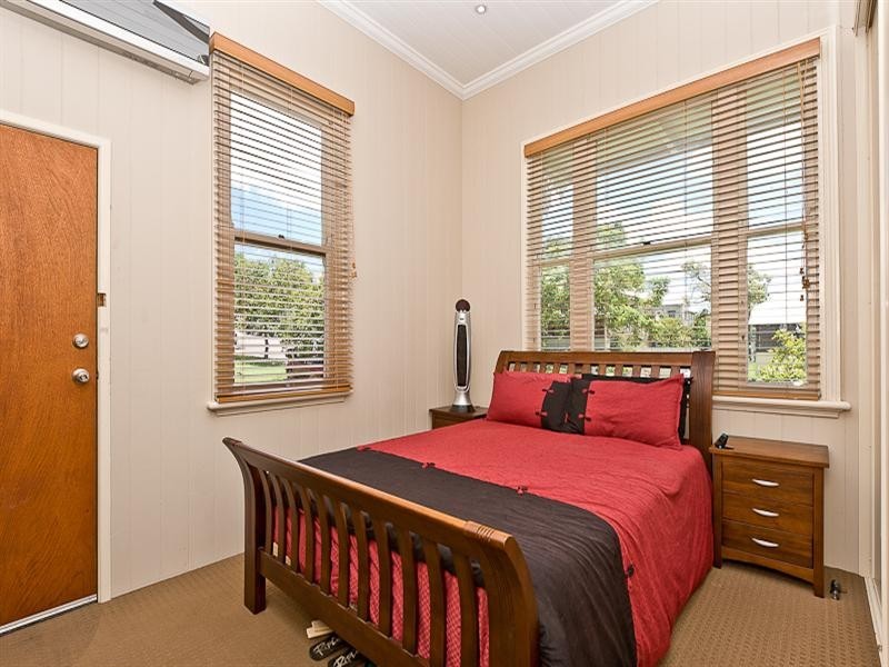 11 Fosbery Street, Windsor QLD 4030