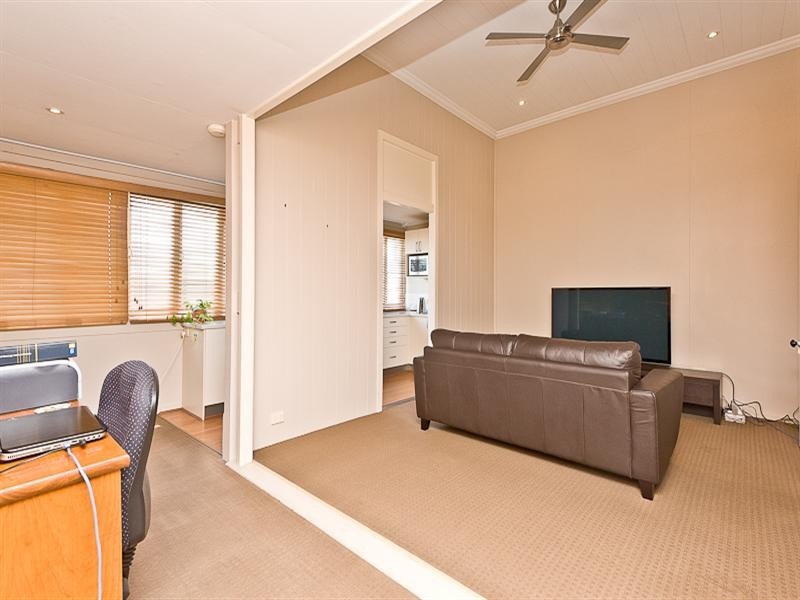 11 Fosbery Street, Windsor QLD 4030