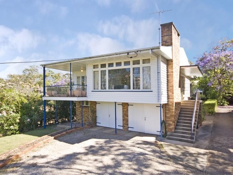 19 Sir Fred Schonell Drive, St Lucia QLD 4067