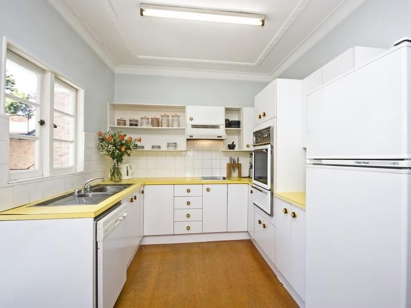 19 Sir Fred Schonell Drive, St Lucia QLD 4067