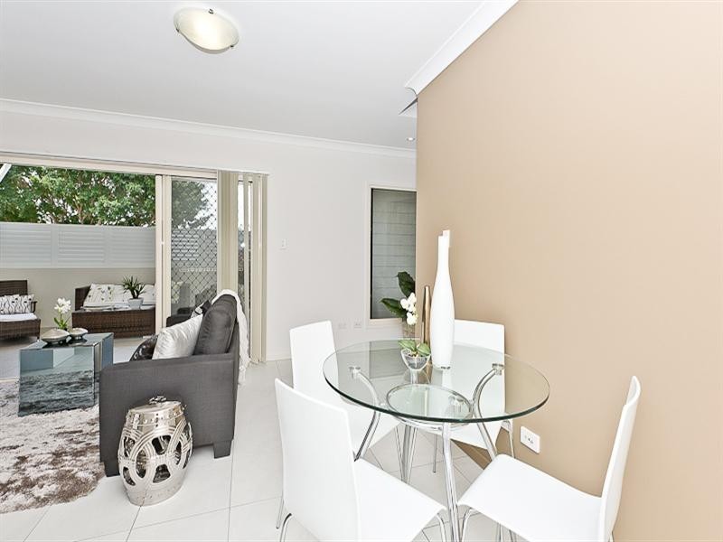 2/3 Gamelin Crescent, Stafford QLD 4053