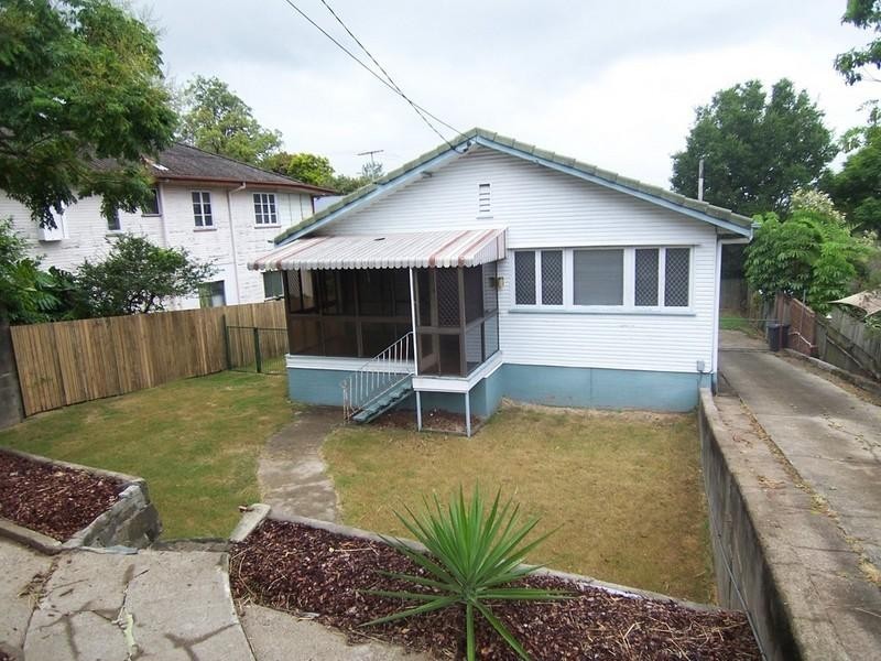 377 Webster Road, Stafford Heights QLD 4053