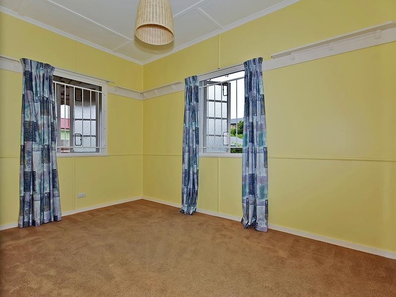 11 School Road, Stafford QLD 4053