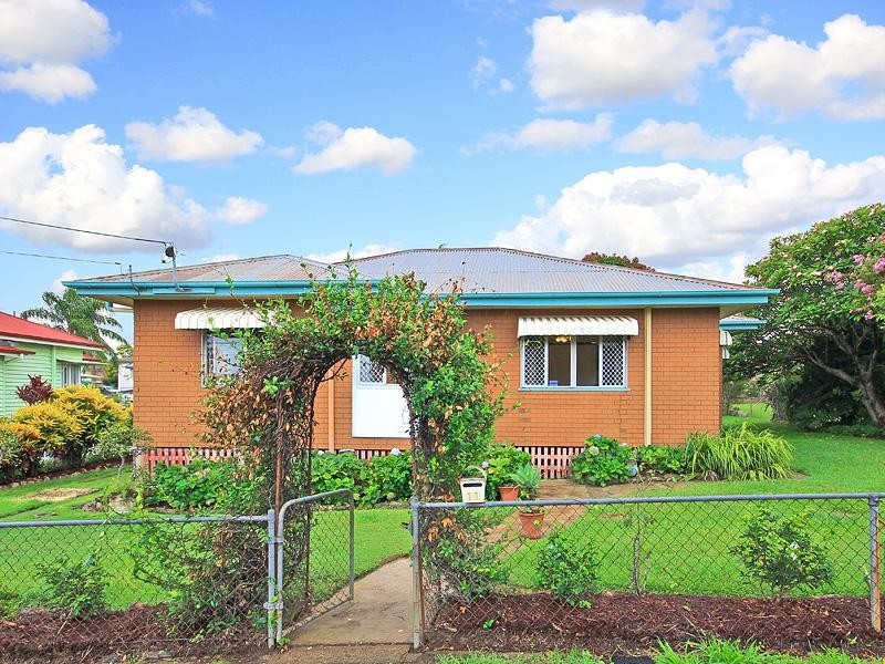 11 School Road, Stafford QLD 4053