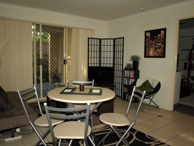 2/6 Kelso Street, Chermside QLD 4032