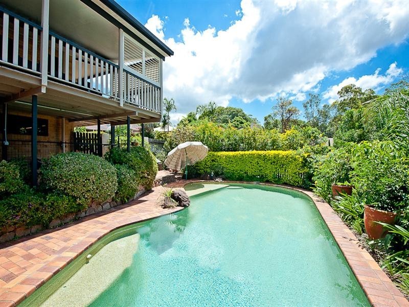 2 Fairhaven Street, Bridgeman Downs QLD 4035