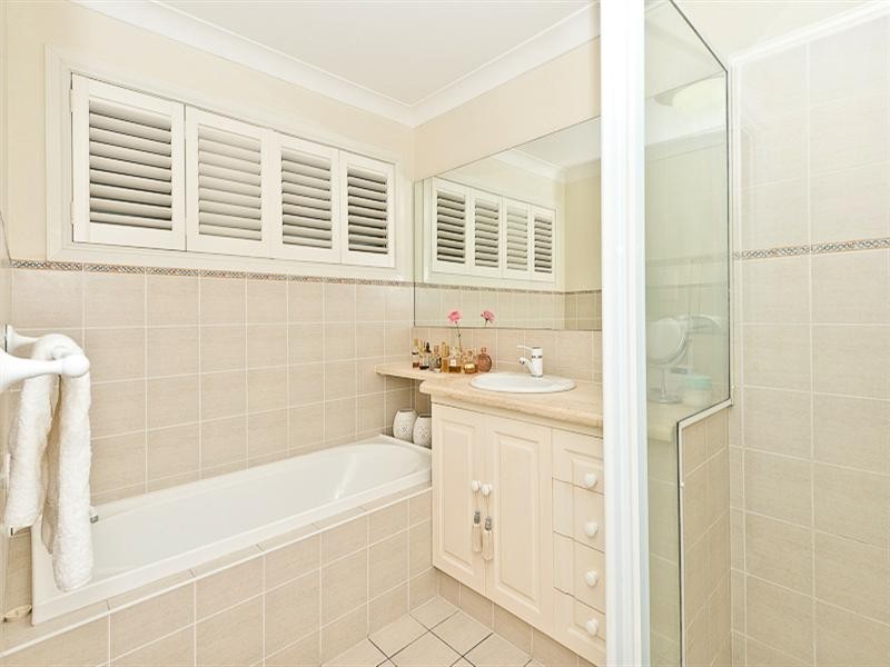 2 Fairhaven Street, Bridgeman Downs QLD 4035