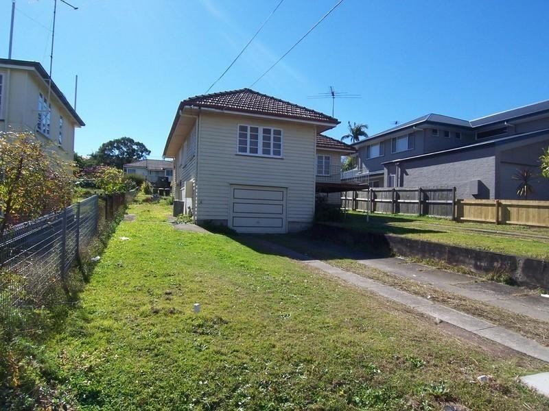 27 Leiper Street, Stafford QLD 4053