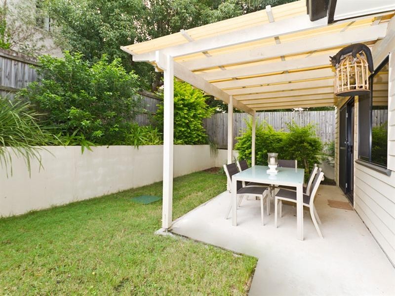 3/9 Curwen Terrace, Chermside QLD 4032