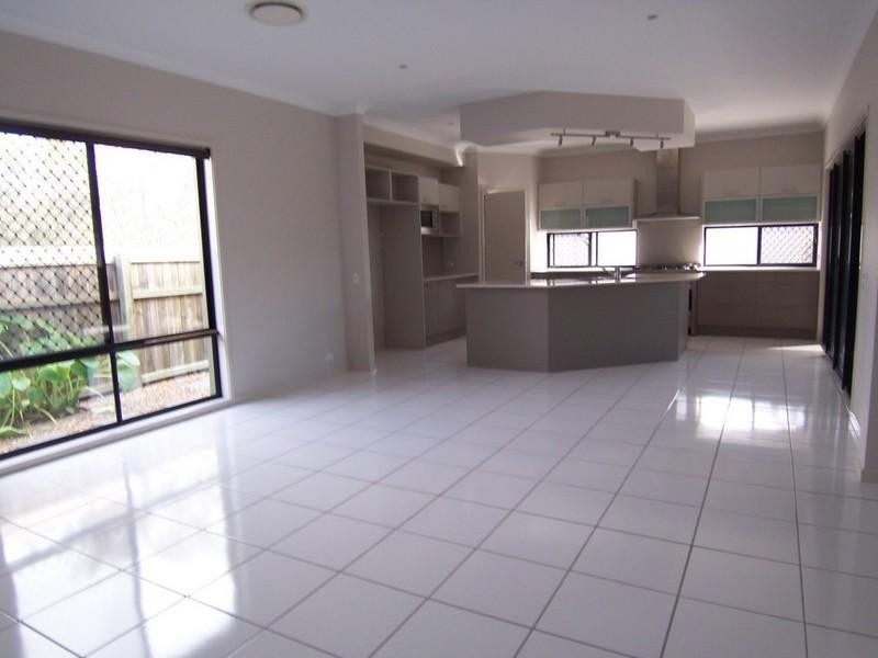 16 Crowcombe Place, Carseldine QLD 4034