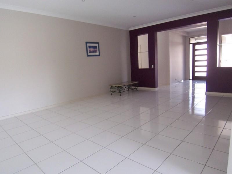 16 Crowcombe Place, Carseldine QLD 4034