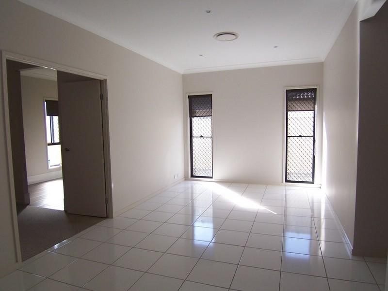 16 Crowcombe Place, Carseldine QLD 4034