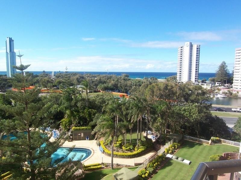 30/2 Admiralty Drive, Surfers Paradise QLD 4217