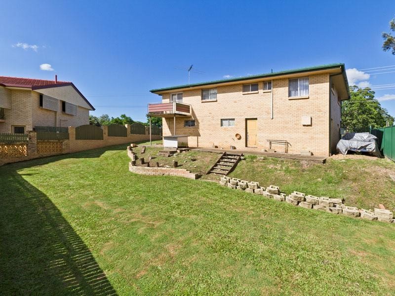 16 Finch Street, Stafford Heights QLD 4053