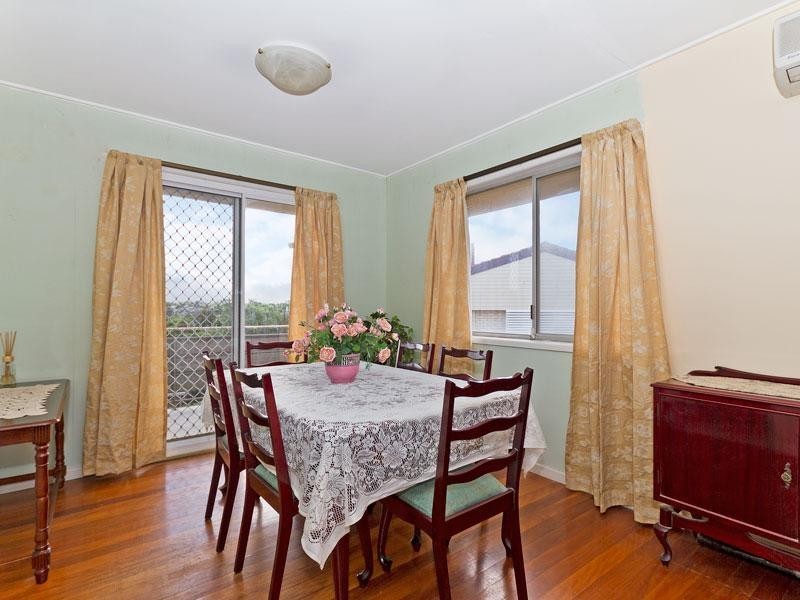 16 Finch Street, Stafford Heights QLD 4053