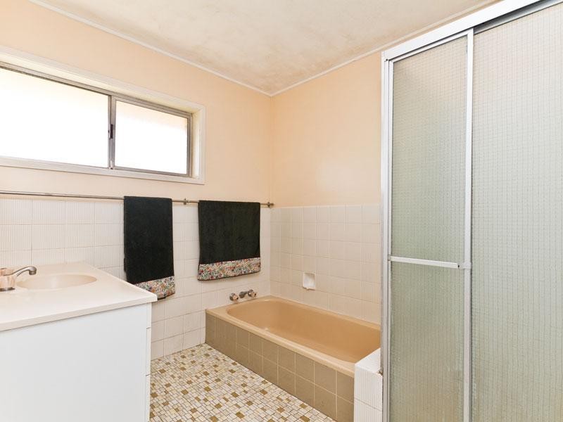 16 Finch Street, Stafford Heights QLD 4053